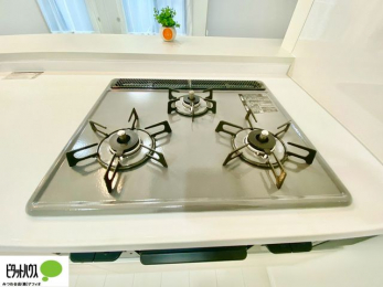 ���̑��@�R�����͊�����3���B�O�����@�\�t���œ����������\�Ȃ̂ŁA�����I�ɂ��������o���܂��B���ʂ̏��Ȃ��f�U�C���Ȃ̂ŁA���������y�X�B