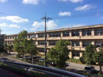 ���ӊ��@�s���s���s�����w�Z �k��17���B 1300m