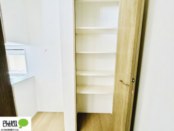 ���[�@�H���i��ۊǂ�����A�L�b�`���p�i�����[�ł���֗��ȃp���g���[