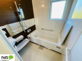 �����@�{�H��ʐ^�F1���̔�����������x���̓��͂��q�l�Ƃ̃R�~���j�P�[�V�����̏�Ƃ���