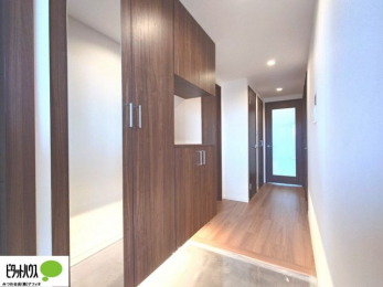 ���ց@�V���[�Y�{�b�N�X�ɂ́A�g�����Ȃ݃`�F�b�N���ł���S�g�~���[�t���I