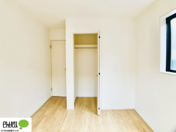 ���[�@���ꂼ��̂������Ɏ��[�X�y�[�X������̂Ńv���C�x�[�g�ȉו����g�߂ɒu�����Ƃ��ł��܂��B