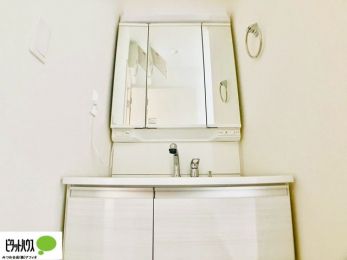 ���ʑ�E���ʏ��@�O�ʋ��̗���A�V���N���ȂǑ������[��������A�L�X�Ƃ������ʉ��ϑ�ł��B