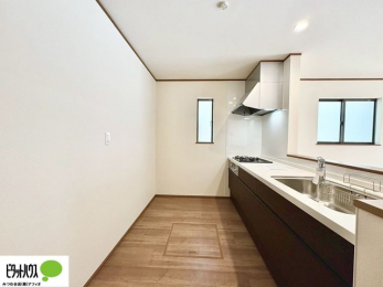 �L�b�`���@�V�z�Ȃ�ł͂̃s�J�s�J�̃L�b�`���͖����̂��������y�������Ă���܂��ˁB