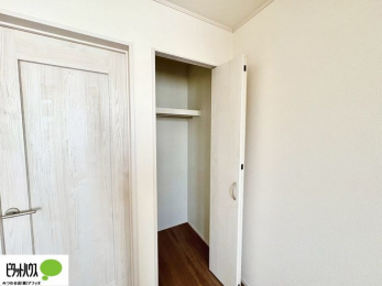 ���[�@���ꂼ��̂������Ɏ��[�X�y�[�X������̂Ńv���C�x�[�g�ȉו����g�߂ɒu�����Ƃ��ł��܂��B