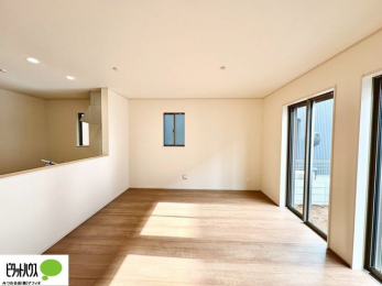 ���r���O�@�傫�ȑ�����ۓI�ȃ��r���O�́A�������邢��C�ɂ��Ă���܂��ˁB