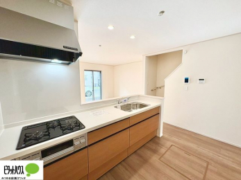 �L�b�`���@�V�z�Ȃ�ł͂̃s�J�s�J�̃L�b�`���͖����̂��������y�������Ă���܂��ˁB