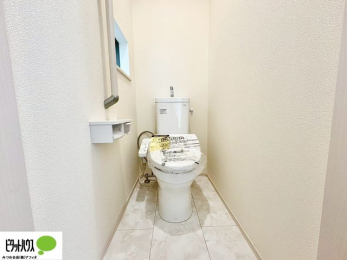 �g�C���@1�E2�K�E�H�V�����b�g�g�C�������B