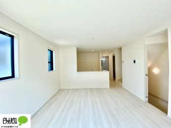 ���r���O�@�l�C�̑ΖʃL�b�`���ŉƑ��݂�Ȃ������ꏏ�B