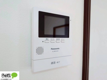 ���̑��@������Ԃ����S��TV���j�^�[�t���C���^�[�z��