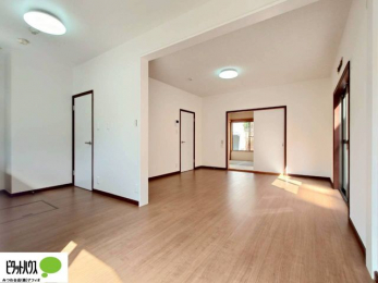 ���r���O�@�L�X�k�c�j�I����̑傫�ȃ\�t�@��u���Ă������f��ӏ܂��ǂ��ł��ˁB