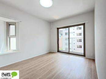 ���̑����ρ@2�ʍ̌��Ŗ��邭�A���ʂ��̗ǂ��������ł��B