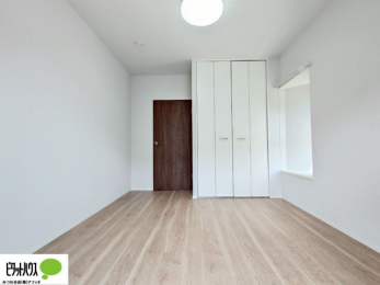 ���[�@���ꂼ��̂������Ɏ��[�X�y�[�X������̂Ńv���C�x�[�g�ȉו����g�߂ɒu�����Ƃ��ł��܂��B