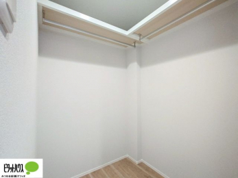 ���̑��@���p�r�Ɋ��p�ł��郊�r���O�̃E�H�[�N�C���N���[�[�b�g