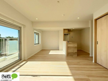 ���r���O�@�傫�ȑ�����ۓI�ȃ��r���O�́A�������邢��C�ɂ��Ă���܂��ˁB