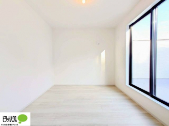 �Q���@�傫�ȑ����疾�邢�z�˂�������܂��B