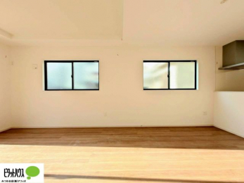 ���r���O�@�L�X�k�c�j�I����̑傫�ȃ\�t�@��u���Ă������f��ӏ܂��ǂ��ł��ˁB