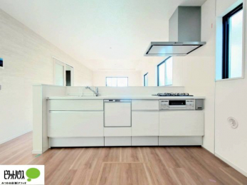 �L�b�`���@�V�z�Ȃ�ł͂̃s�J�s�J�̃L�b�`���͖����̂��������y�������Ă���܂��ˁB