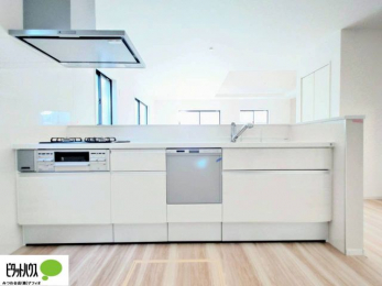 �L�b�`���@�V�z�Ȃ�ł͂̃s�J�s�J�̃L�b�`���͖����̂��������y�������Ă���܂��ˁB