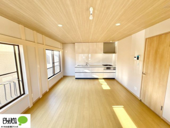 ���r���O�@�傫�ȑ�����ۓI�ȃ��r���O�́A�������邢��C�ɂ��Ă���܂��ˁB