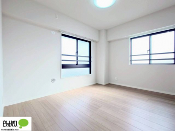 �Q���@2�ʍ̌��Ŗ��邭�A���ʂ��̗ǂ��������ł��B