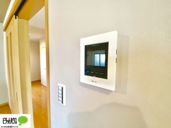 ���̑��@������Ԃ����S��TV���j�^�[�t���C���^�[�z��