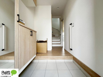 ���ց@�V���[�Y�{�b�N�X�ɂ́A�g�����Ȃ݃`�F�b�N���ł���S�g�~���[�t���I