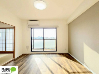 ���r���O�@�傫�ȑ�����ۓI�ȃ��r���O�́A�������邢��C�ɂ��Ă���܂��ˁB