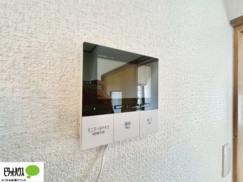 ���̑��@������Ԃ����S��TV���j�^�[�t���C���^�[�z��