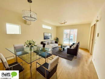 ���r���O�@�����ۂ̎����ʐ^��CG�ŉƋ��z�u�����C���[�W�ł���A���ۂƂ͑����قȂ�܂��B