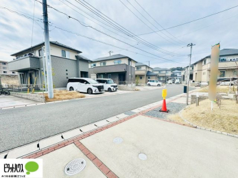 ���̑��@�O�ʓ��H���L����ʗʂ����Ȃ��̂Œ��Ԃ��y�X��