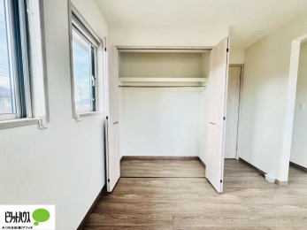 ���̑��@���ꂼ��̂������Ɏ��[�X�y�[�X������̂Ńv���C�x�[�g�ȉו����g�߂ɒu�����Ƃ��ł��܂��B