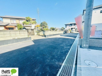 ���̑��@�O�ʓ��H���L����ʗʂ����Ȃ��̂Œ��Ԃ��y�X��