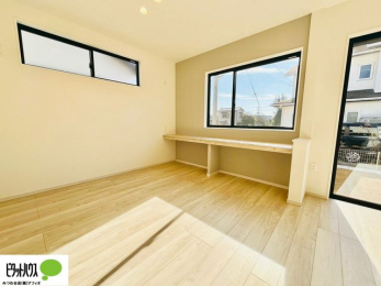 �L�b�`���@�X�^�f�B�J�E���^�[�t�����[�e�B���e�B�􂨎q�l�̉ƒ�w�K��e�����[�N�ɂ���