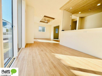 ���r���O�@�l�C�̑ΖʃL�b�`���ŉƑ��݂�Ȃ������ꏏ�B