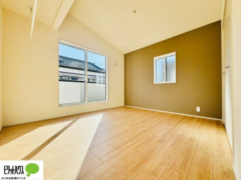 �Q���@�A�N�Z���g�N���X���g�p�����A�������ȃ��r���O