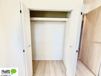 �o���R�j�[�@���ꂼ��̂������Ɏ��[�X�y�[�X������̂Ńv���C�x�[�g�ȉו����g�߂ɒu�����Ƃ��ł��܂��B