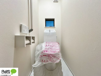 �g�C���@1�E2�K�E�H�V�����b�g�g�C�������B