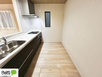 �L�b�`���@�V�z�Ȃ�ł͂̃s�J�s�J�̃L�b�`���͖����̂��������y�������Ă���܂��ˁB