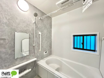 �����@�����̔�������Ă����o�X���[���͍L�X�������B�x���͂��q�l�ƈꏏ�ɗV�тȂ������܂��ˁB