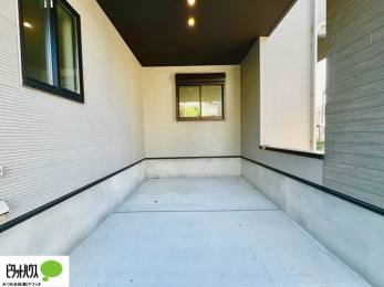 �@�r���g�C���K���[�W���̗p�B�Ԃ�o�C�N�D���͂������q���ƈꏏ��DIY���y���݂������Ƒ��ɍœK�ł��B