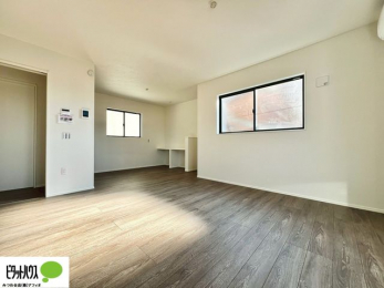 ���r���O�@�Ƒ��݂�Ȃ�������肭�낰��L�X�Ƃ����P8���ȏ�̃��r���O�ł�