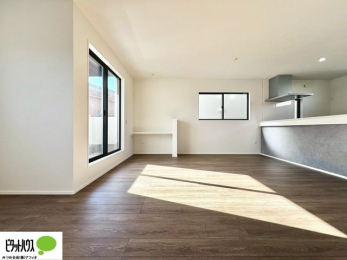 ���r���O�@�傫�ȑ�����ۓI�ȃ��r���O�́A�������邢��C�ɂ��Ă���܂��ˁB