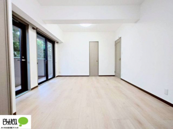 ���[�@�m��10���A�傫�ȑ����疾�邢�z�˂�������܂��B