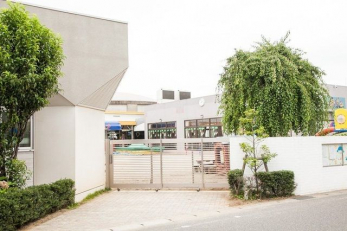 ���ӊ��@�����΂Ɨc�t�� �k��4���B 300m