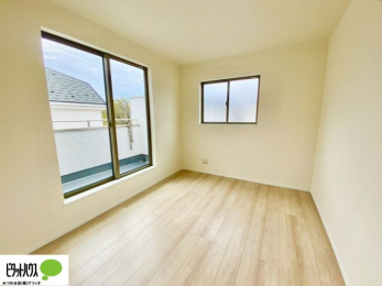 �q�������@2�ʍ̌��Ŗ��邭�A���ʂ��̗ǂ��������ł��B