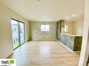 ���r���O�@�l�C�̑ΖʃL�b�`���ŉƑ��݂�Ȃ������ꏏ�B