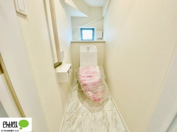 �g�C���@1�E2�K�E�H�V�����b�g�g�C�������B