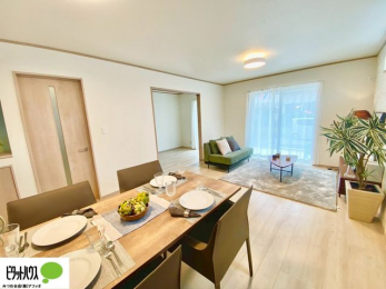 ���r���O�@�傫�ȑ�����ۓI�ȃ��r���O�́A�������邢��C�ɂ��Ă���܂��ˁB