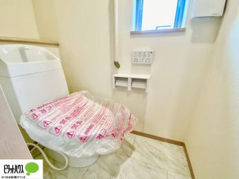 �g�C���@1�E2�K�E�H�V�����b�g�g�C�������B